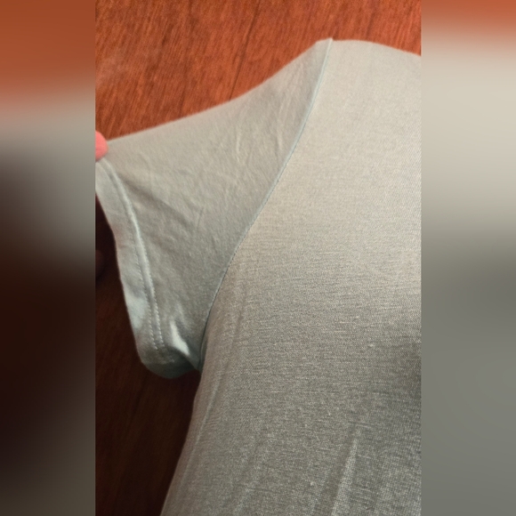 DNA Couture baby blue t-shirt tunic w/hankerchief hemline szM NWT - Picture 3 of 5